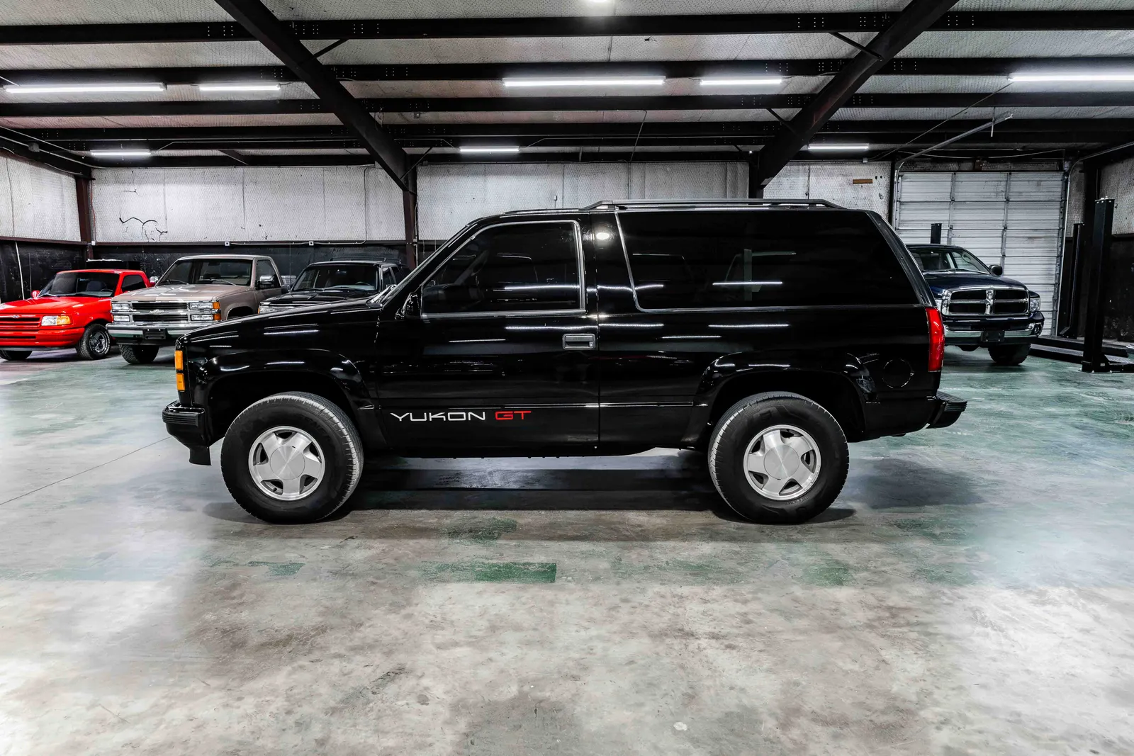  1996-GMC-Yukon-Black-521711-34.jpg